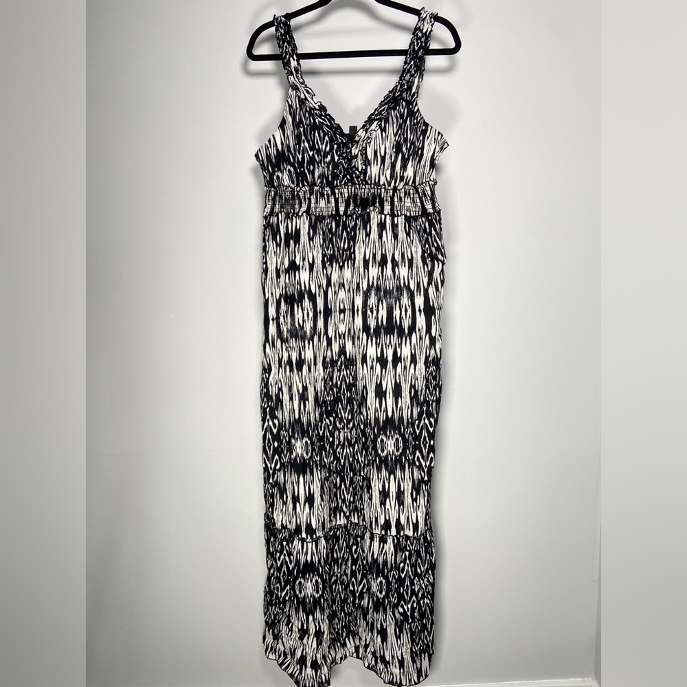 AGB Byer Black White Maxi Dress V Neck Babydoll Boho Chic Aztec Peasant Beach 12